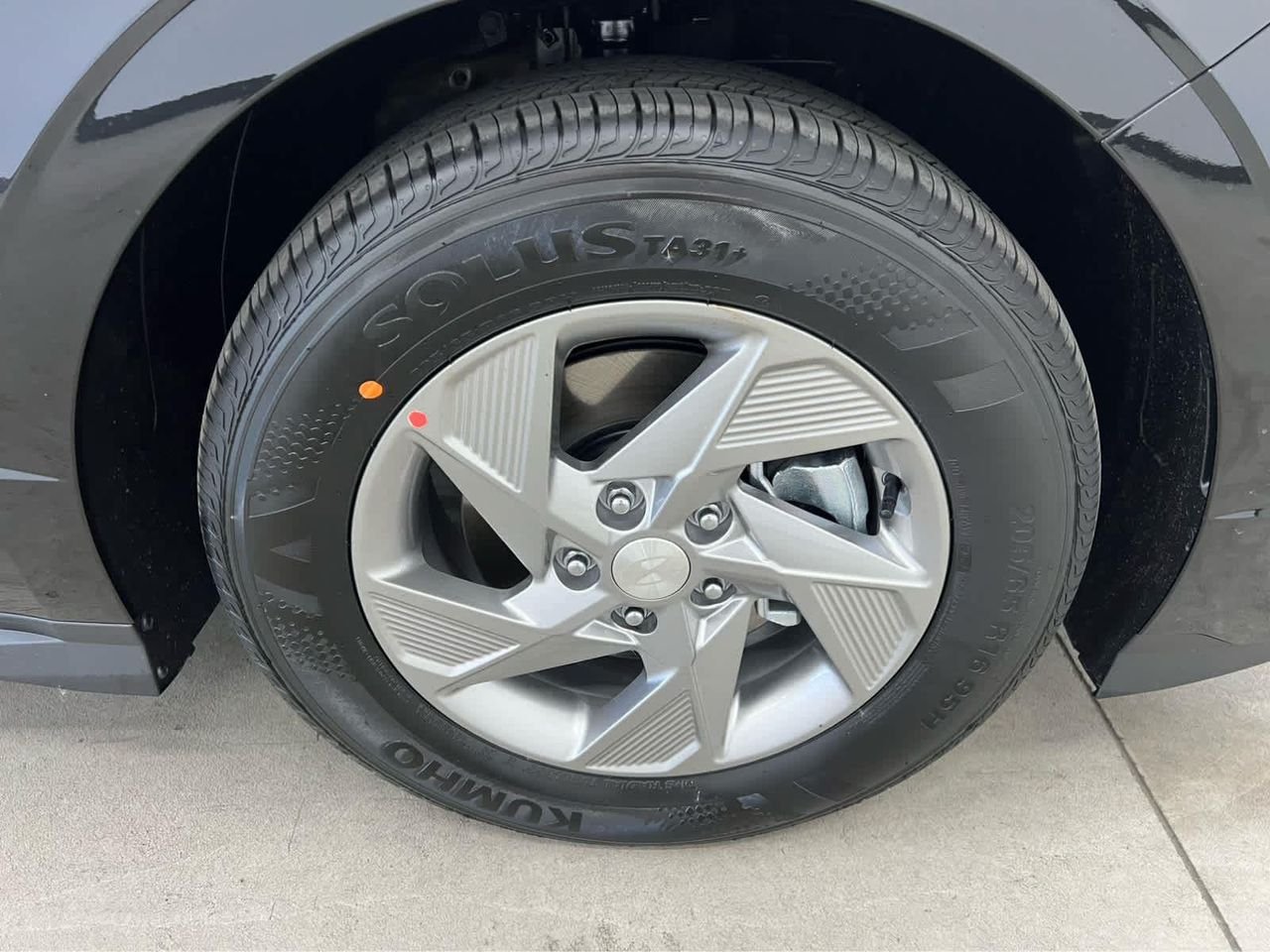 New 2026 Abyss Black Hyundai SE image 8