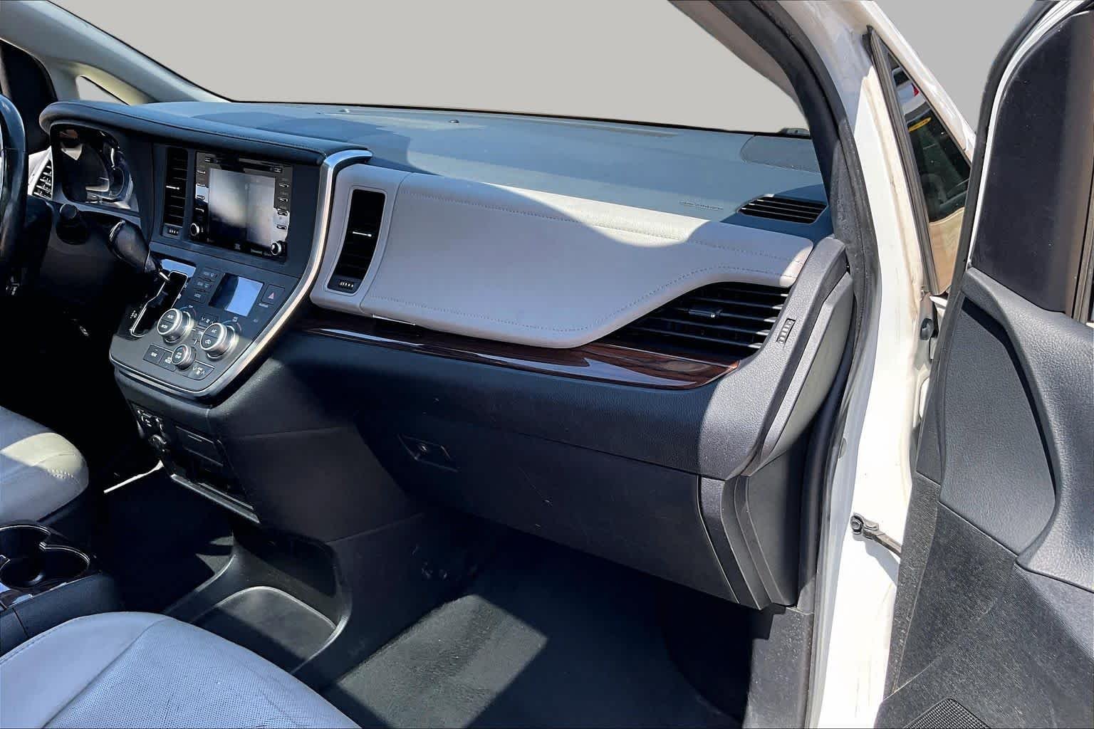 Used 2018 Blizzard Pearl Toyota Limited image 18