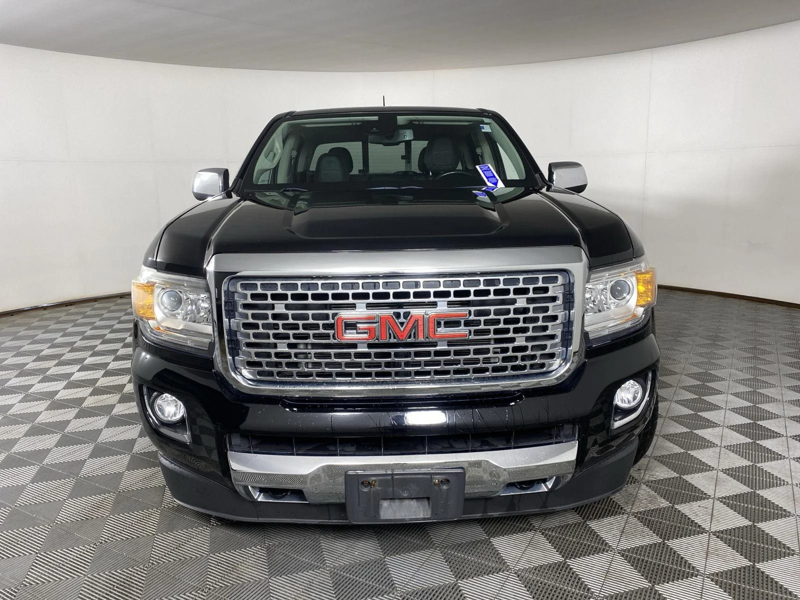 Used 2019 Onyx Black GMC 4WD Denali image 2