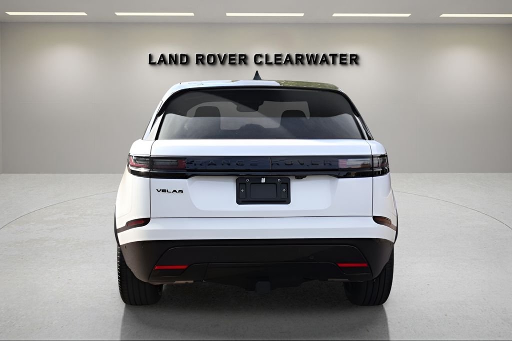 New 2026 Fuji White Land Rover Dynamic SE image 4