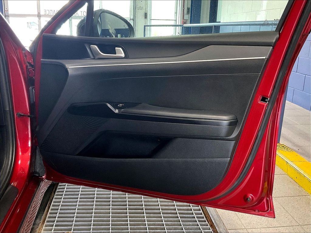 Used 2022 Red Kia GT-Line image 12