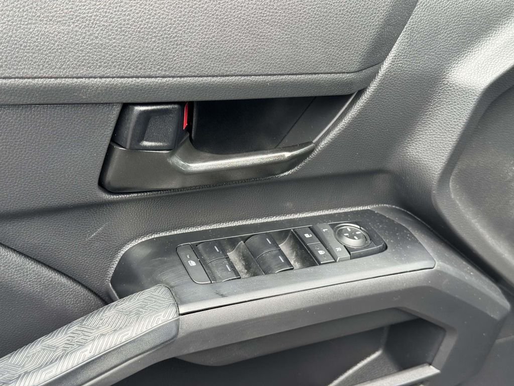 Used 2025  Toyota SR5 image 17