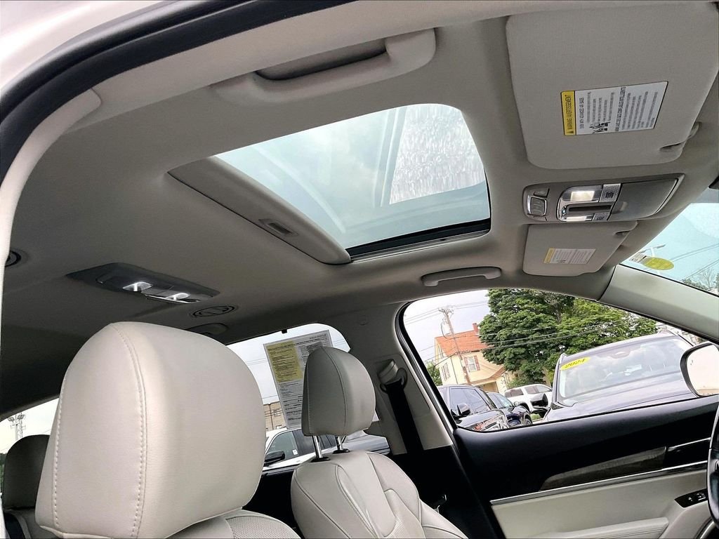 Used 2021 White Kia EX image 23
