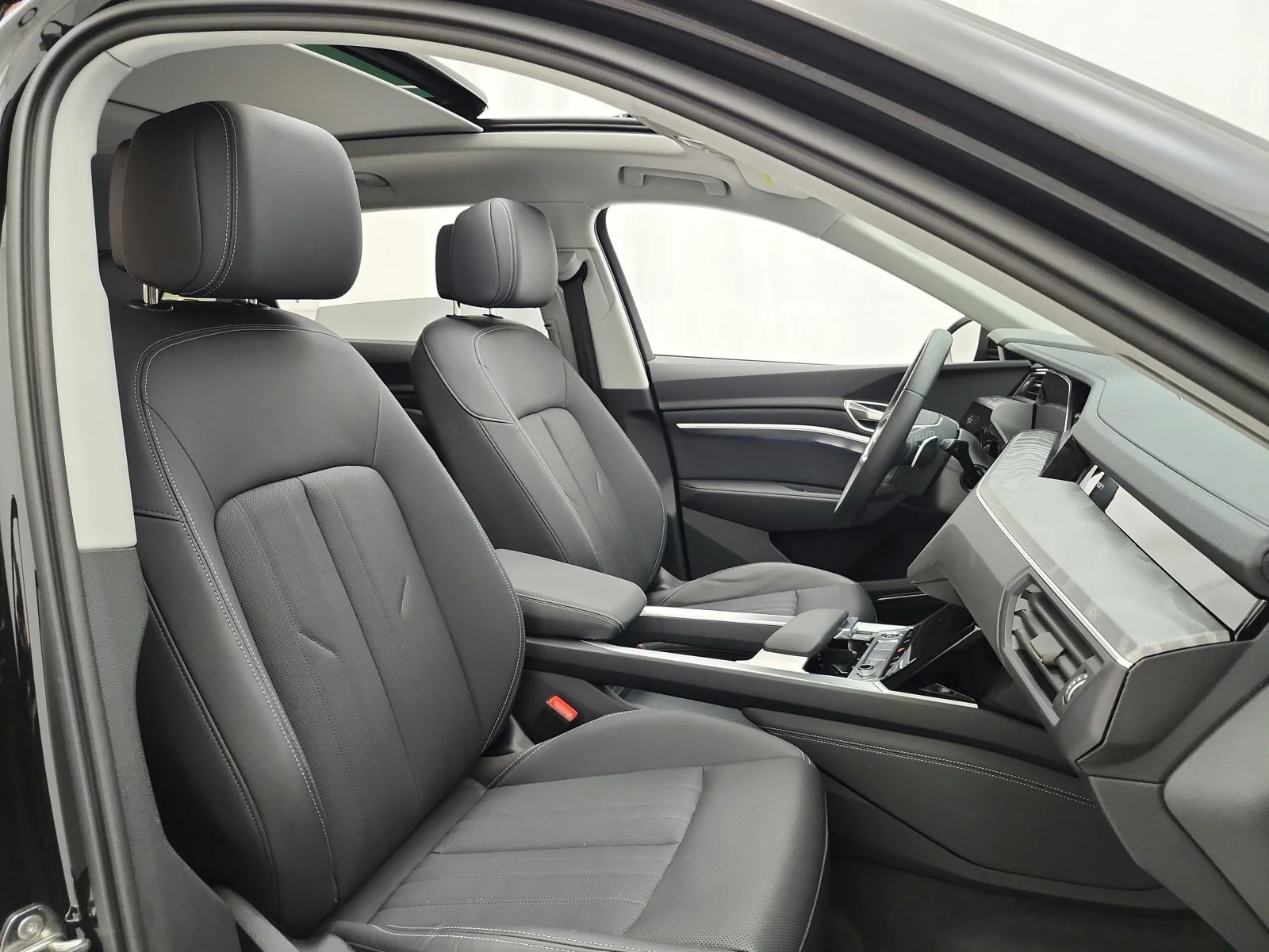 Used 2024 Mythos Black Metallic Audi Premium Plus quattro image 20