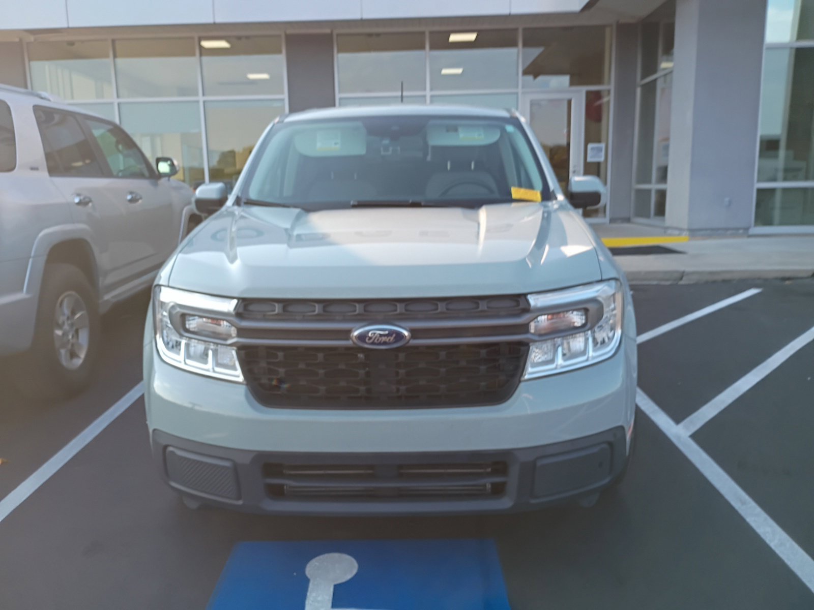 Used 2023 Green Ford XLT image 2