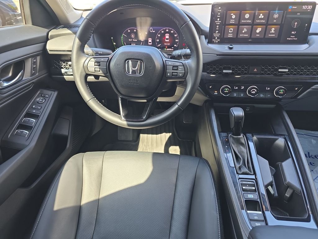 Used 2024 Blue Honda EX-L image 17