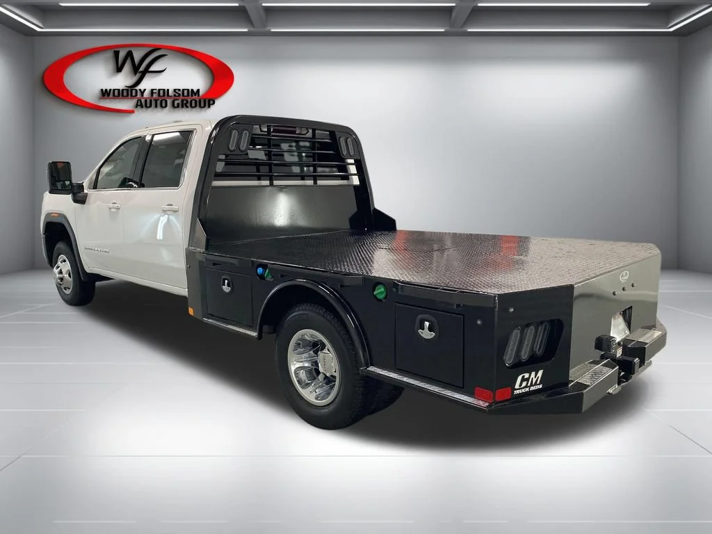 New 2026 Summit White GMC SLE image 4