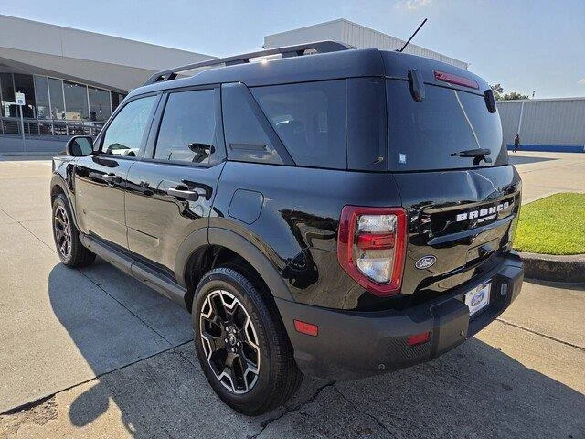 Used 2026 Shadow Black Ford Outer Banks image 3
