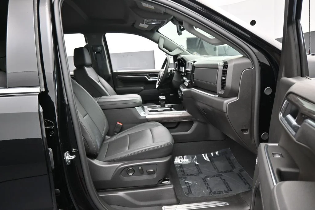 Used 2026 Black Chevrolet LTZ image 50