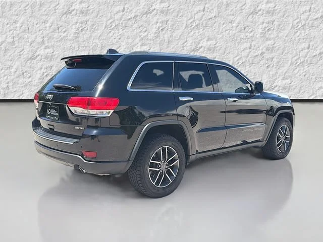 Used 2019 Diamond Black Crystal Pearlcoat Jeep Limited image 3