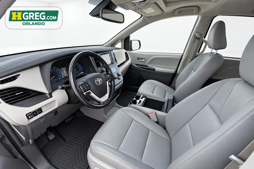Used 2019 Predawn Gray Mica Toyota XLE image 7