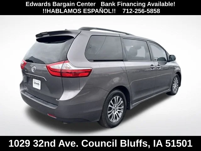 Used 2019 Gray Toyota XLE Premium image 7