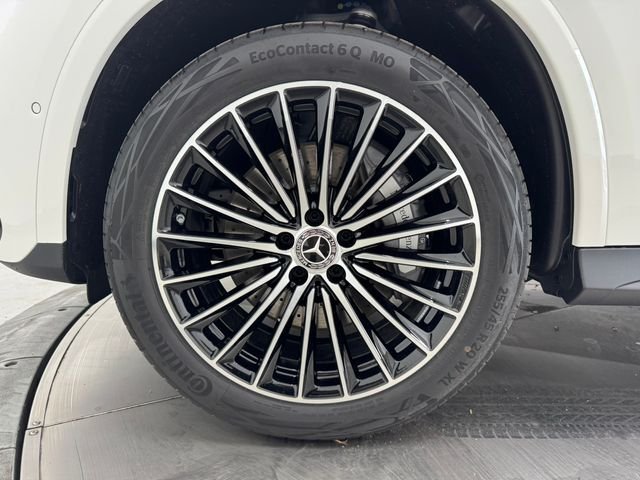 New 2026 Polar White Mercedes-Benz GLC 300 image 11