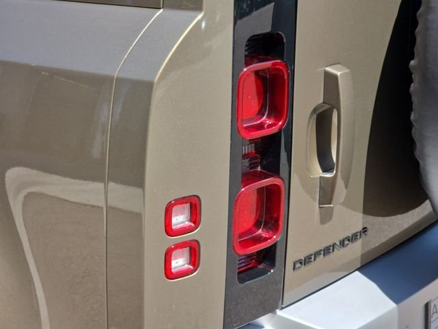 Certified Used 2025 Gondwana Stone Metallic Land Rover S image 35