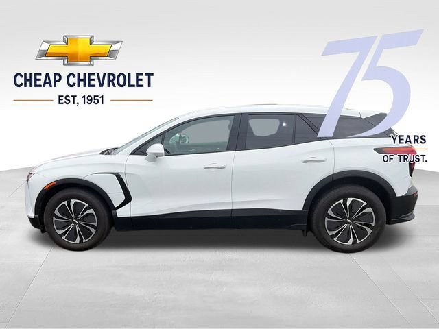 Used 2024 Summit White Chevrolet LT image 2