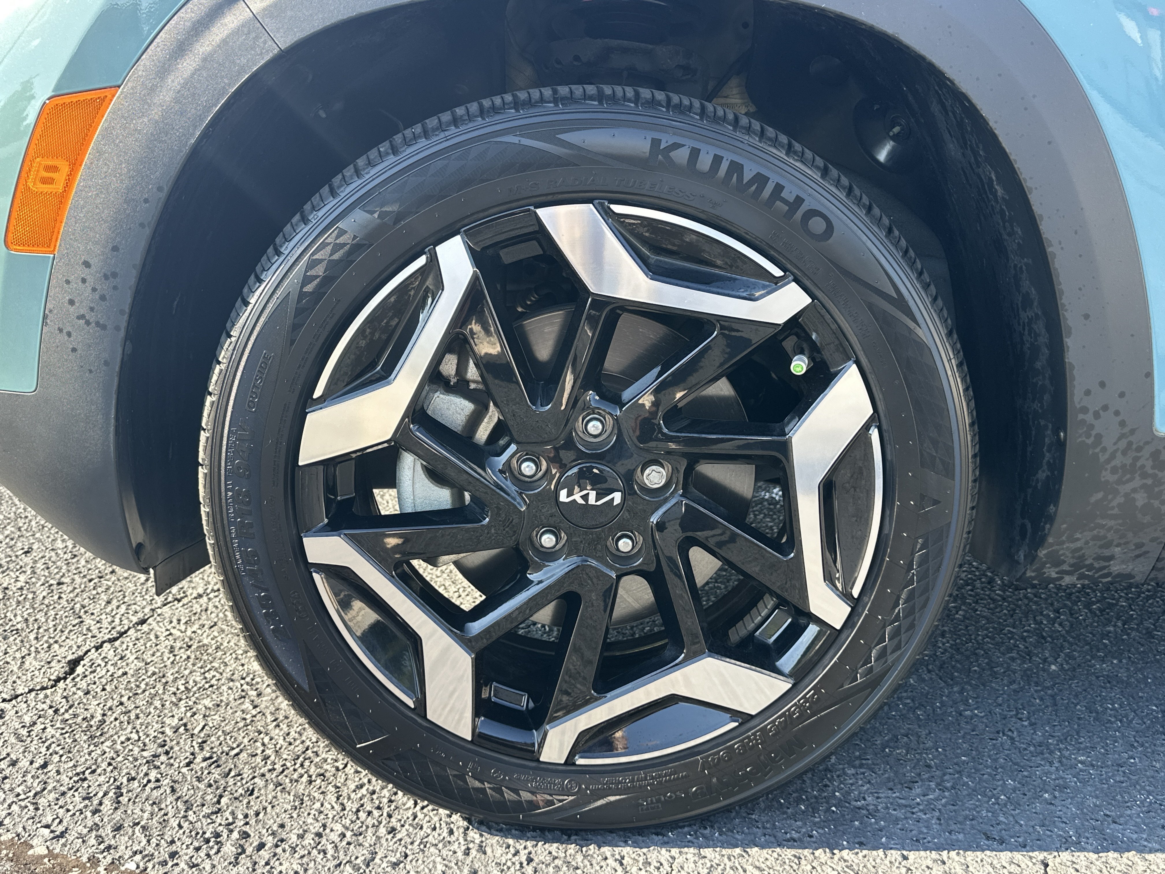Used 2024 Pluton Blue/Black Roof Kia SX image 12