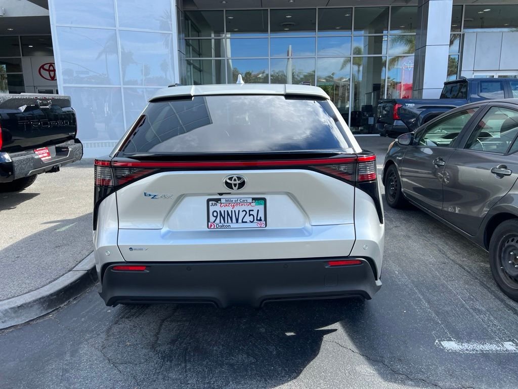 Used 2024 Silver Toyota XLE image 4