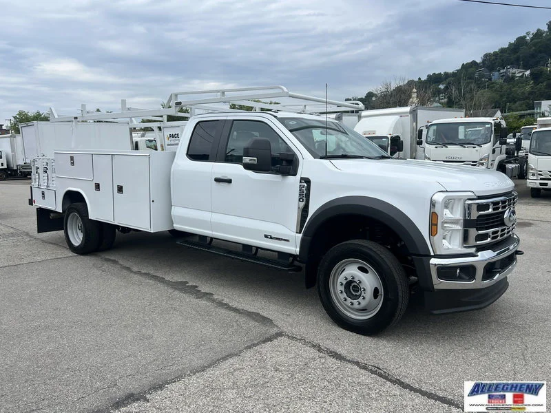 New 2026 Oxford White Ford F-550® XL image 4