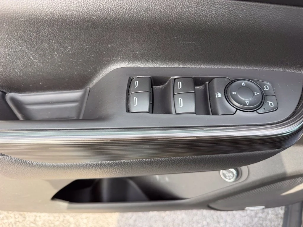 Used 2018 BLUE STEEL METALLIC GMC SLT image 15