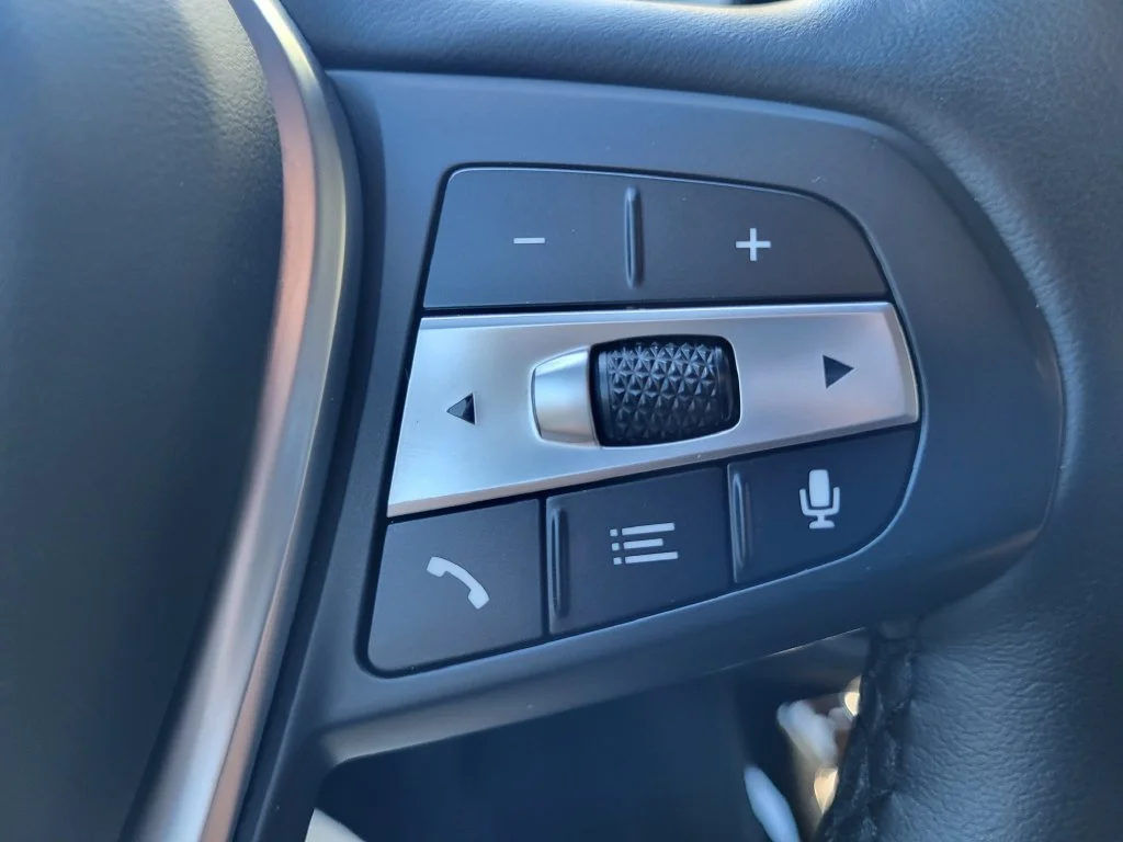 Used 2021 Mineral White Metallic BMW xDrive30i image 16