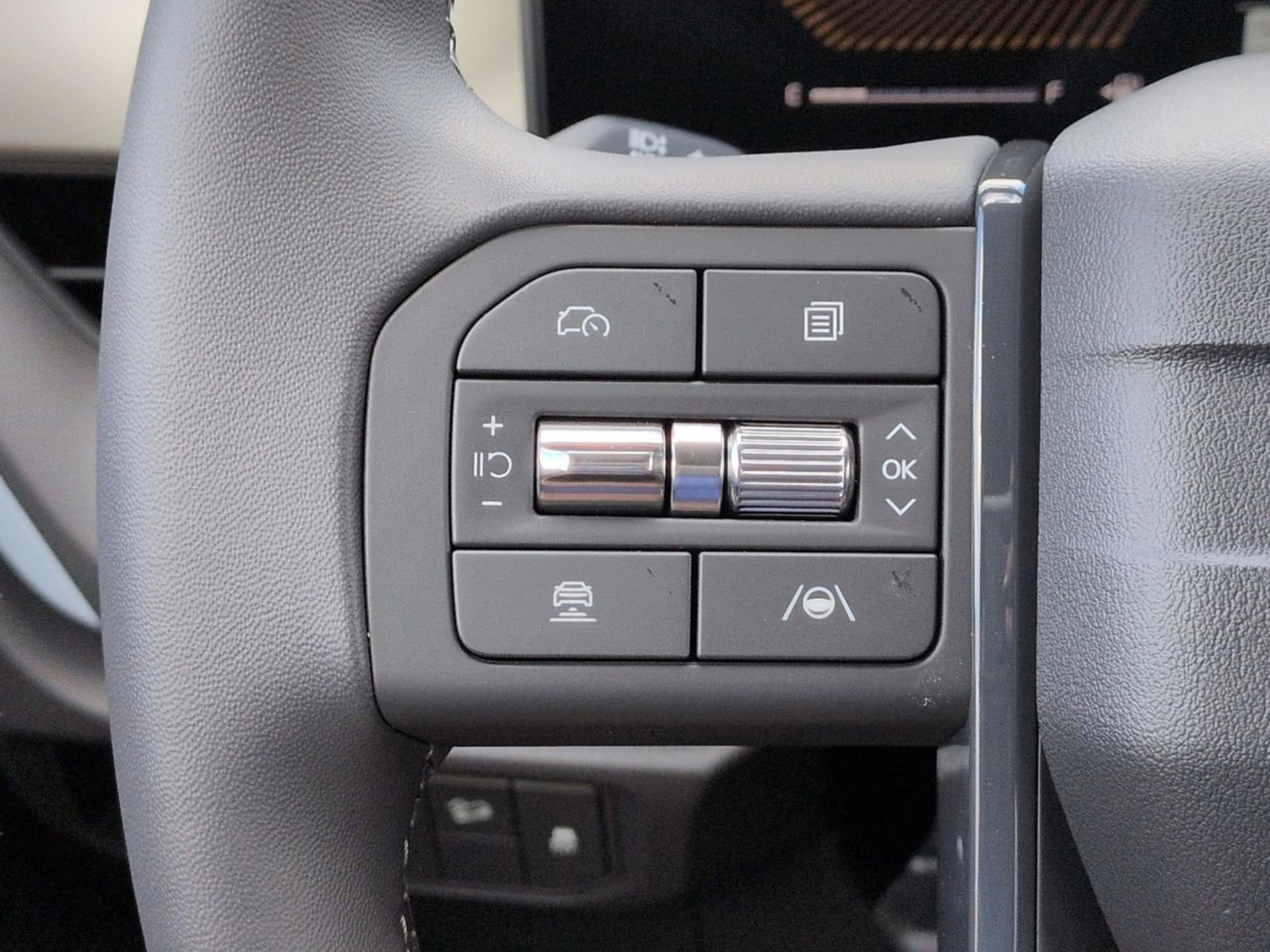 New 2027 Ivory Silver Kia S image 26