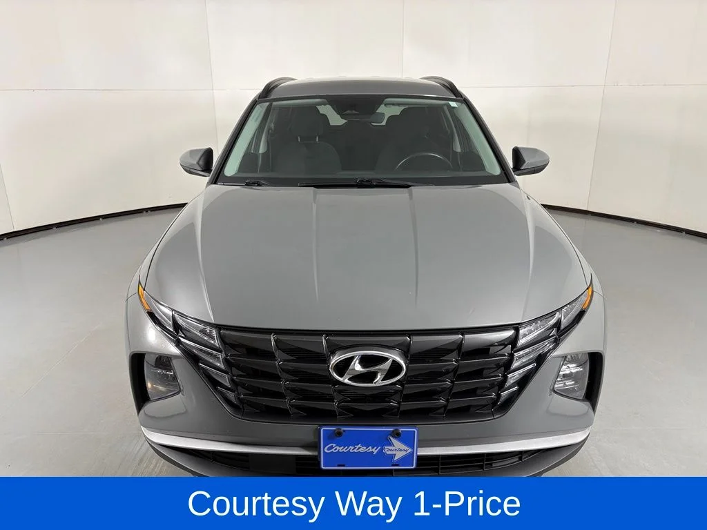 Used 2024 Gray Hyundai SEL image 4