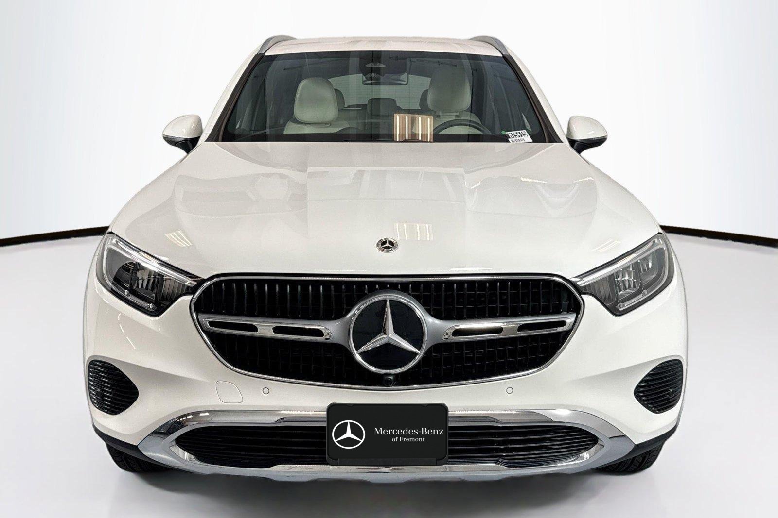Used 2025 Polar White Mercedes-Benz GLC 300 image 2