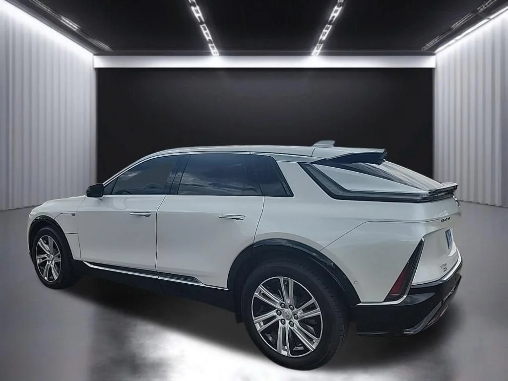 Used 2024 White Cadillac Tech image 2