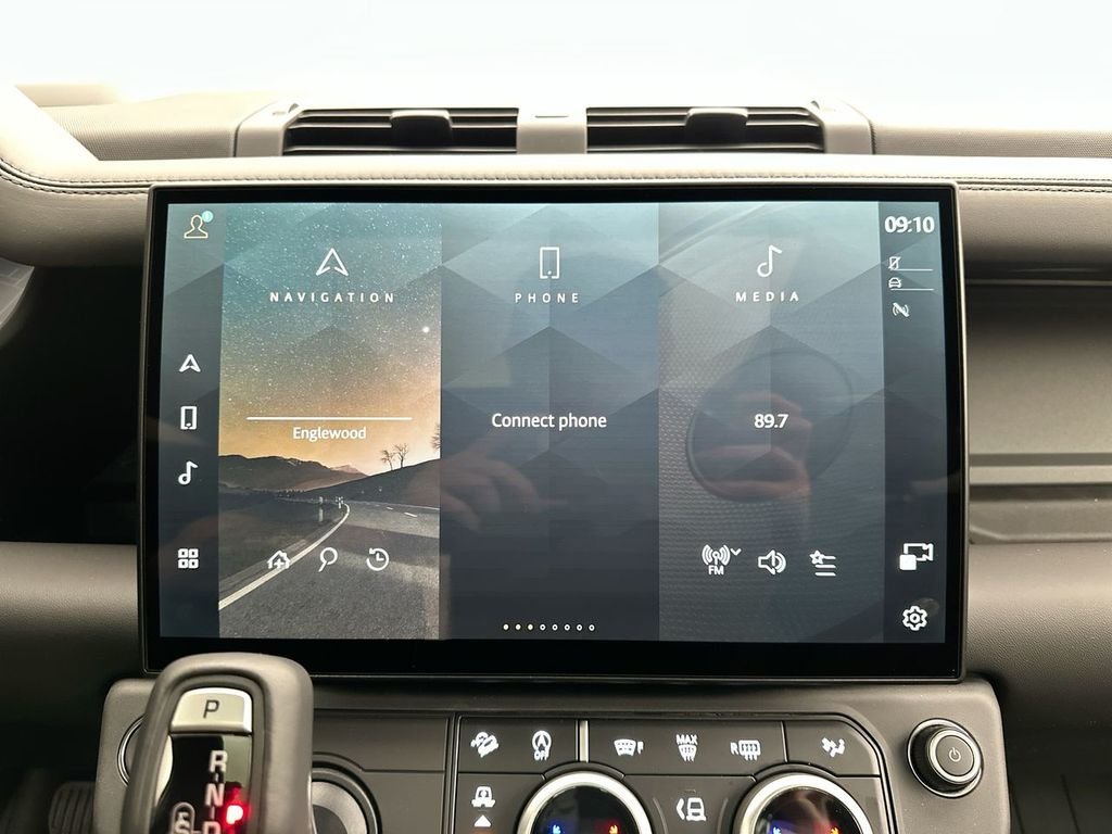 New 2026 Fuji White Land Rover S image 14