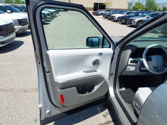 New 2026 Silver Hyundai Blue SEL Premium image 30
