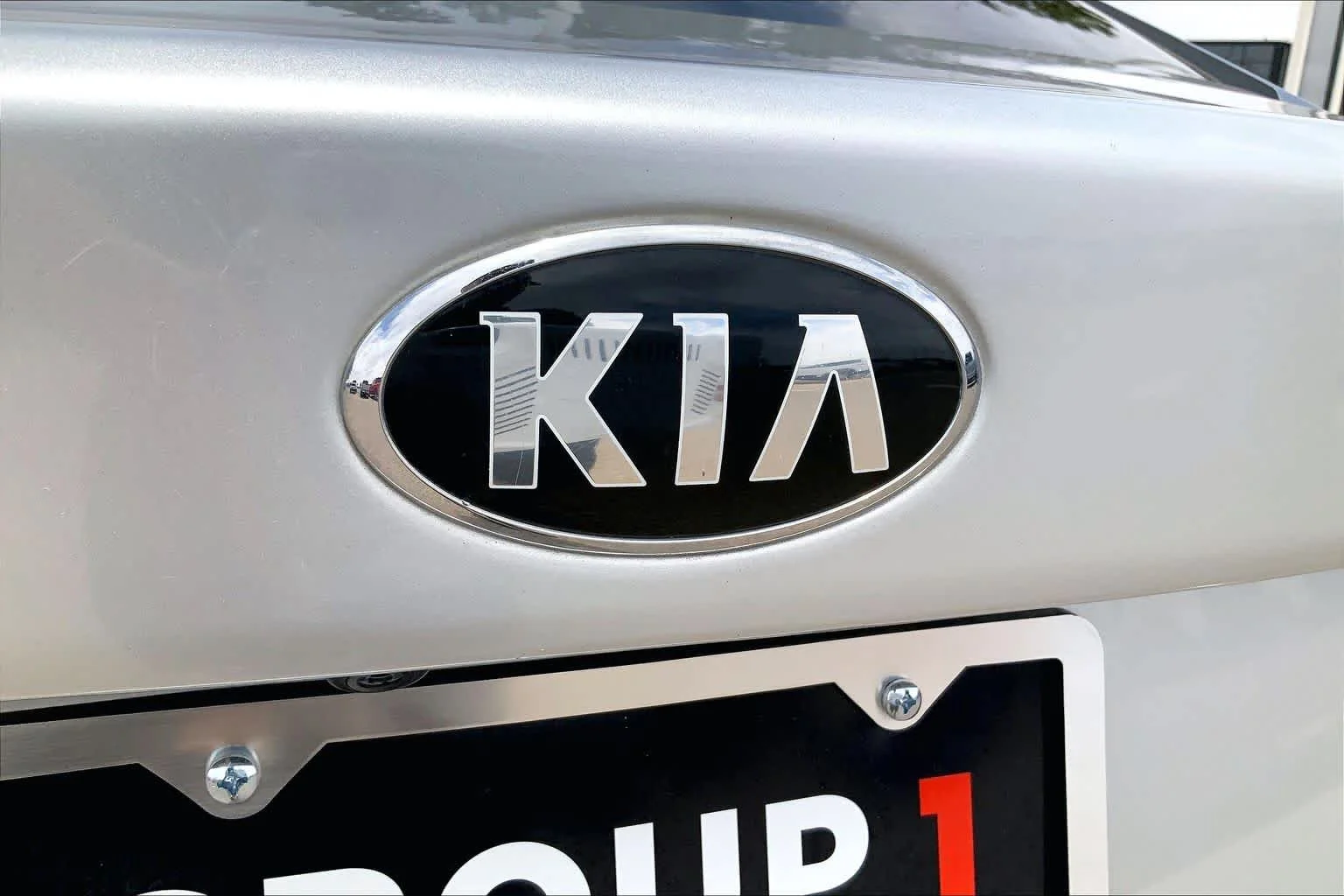 Used 2020 Sparkling Silver Kia LX image 33