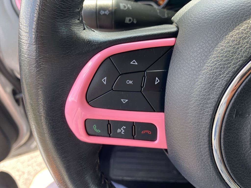 Used 2017 Glacier Metallic Jeep Latitude image 18