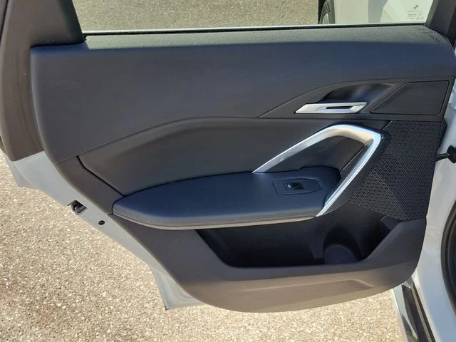 Used 2025  BMW xDrive28i image 10
