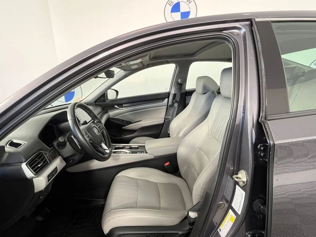 Used 2019  Honda Touring 2.0T image 2