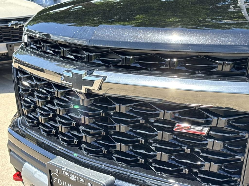Used 2026 Mosaic Black Metallic Chevrolet Z71 image 33