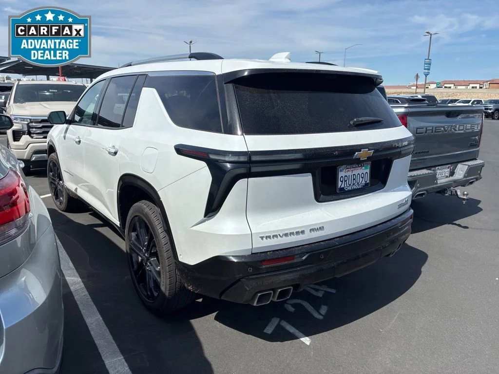 Used 2025 Iridescent Pearl Tricoat Chevrolet High Country image 3