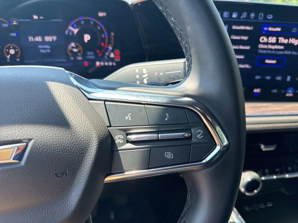 Used 2025 Summit White Chevrolet LT image 18