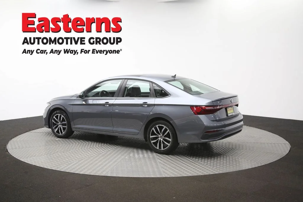 Used 2025 Gray Volkswagen 1.5T SE image 61
