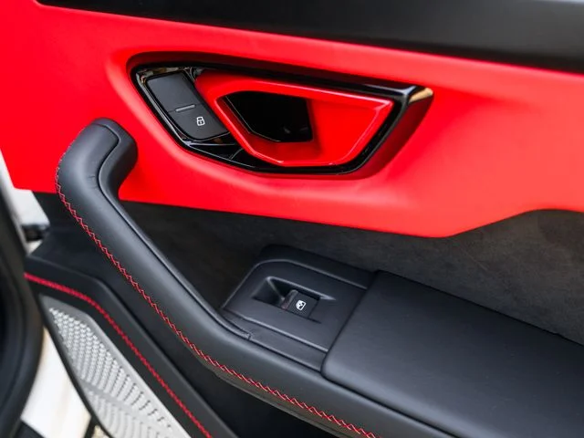 Used 2025  Lamborghini SE image 56