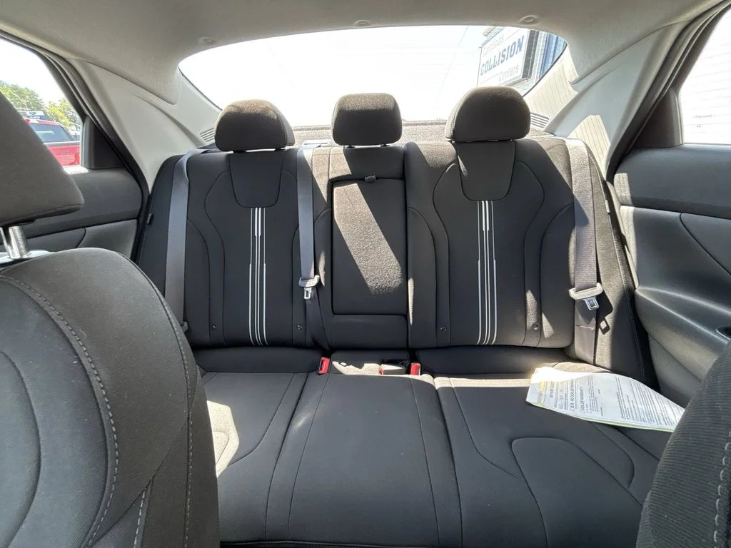Used 2025 Blue Hyundai SEL Convenience image 26