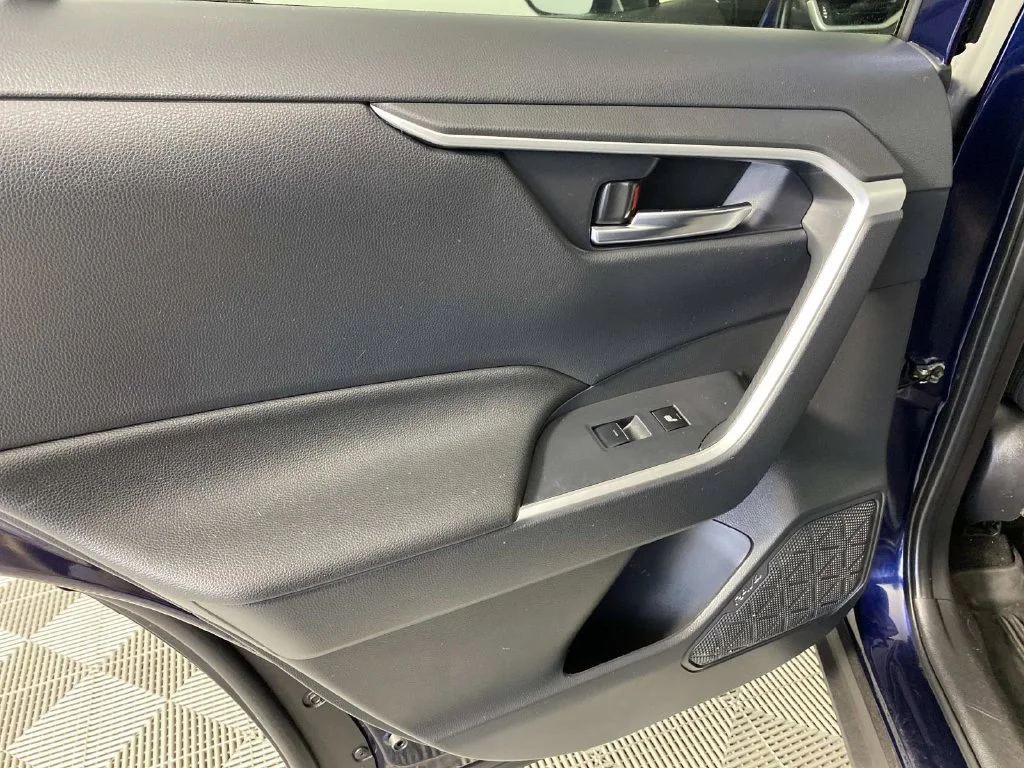 Used 2022 Blueprint Toyota SE image 27