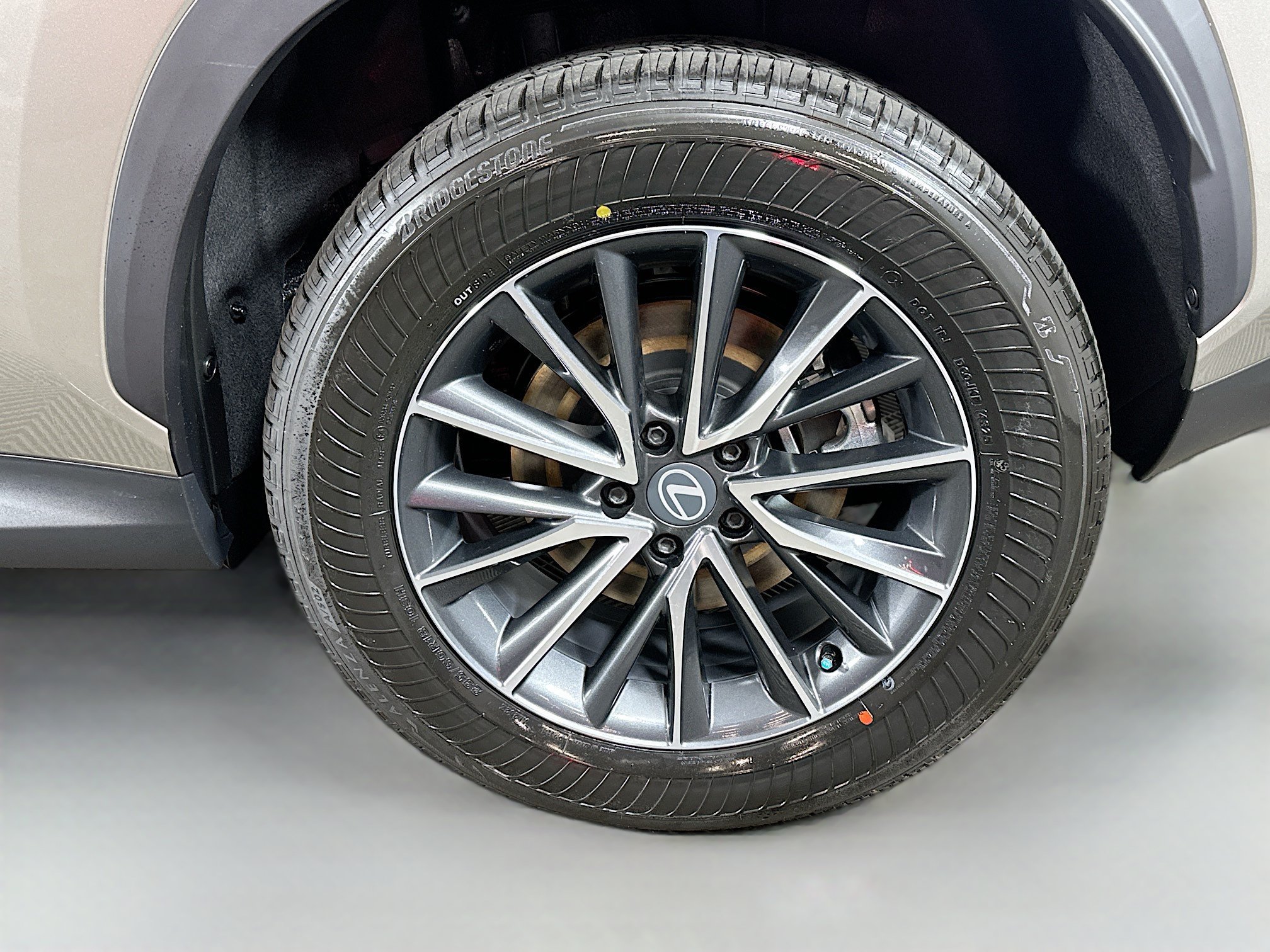 2026 Lexus NX 350 - Photo 29