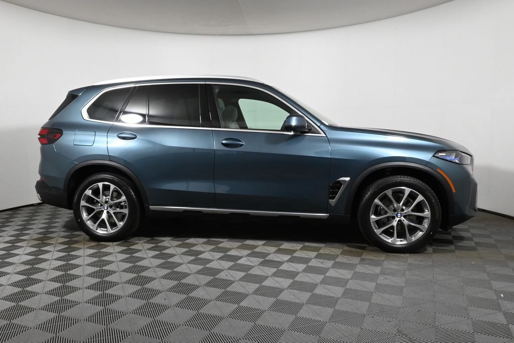 Used 2026 Blue BMW xDrive40i image 8