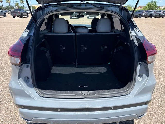 Certified Used 2024 Gray Nissan SR image 14