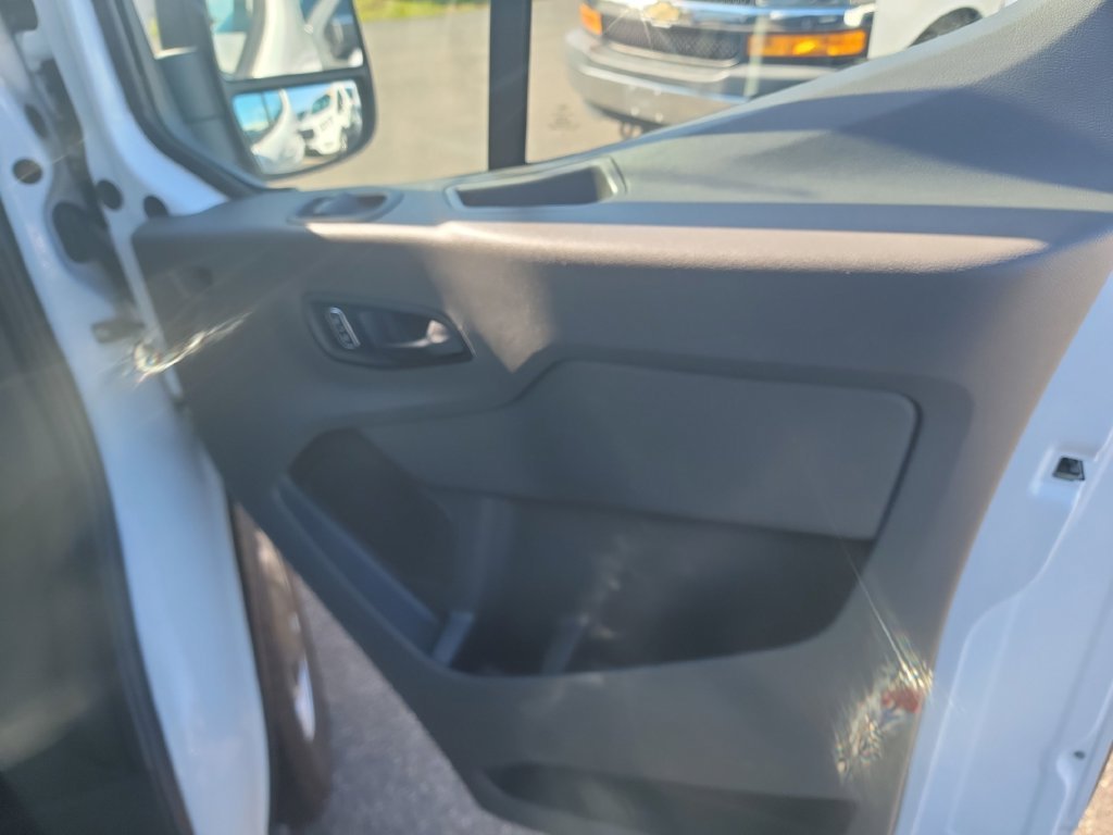 Used 2024  Ford  image 24