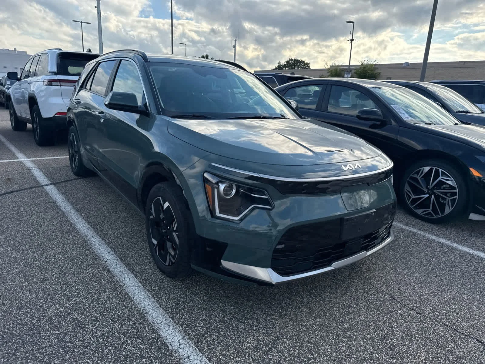 Used 2023 Kia Niro Wind with VIN KNDCR3L18P5067032 for sale in Brooklyn Center, Minnesota