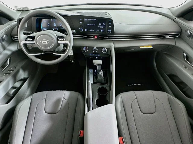 New 2026 Hyundai ELANTRA SE
