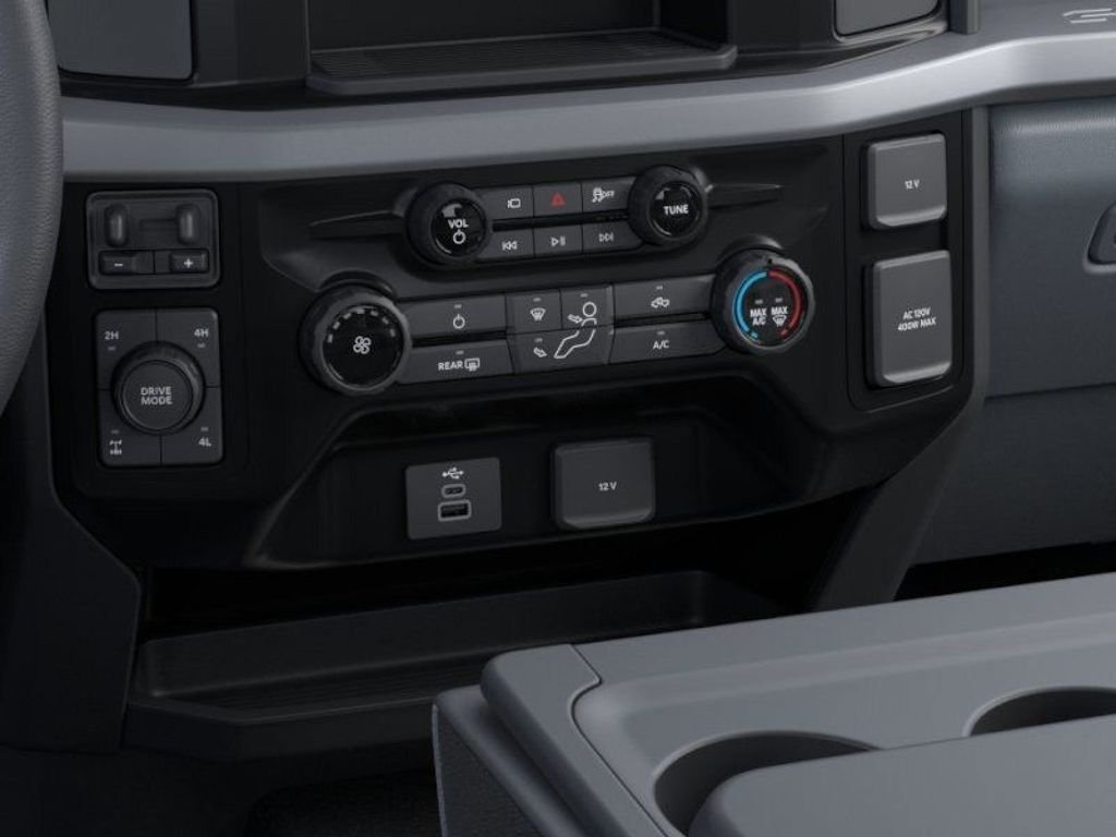 2026 Ford F-350 Super Duty XLT - Photo 15