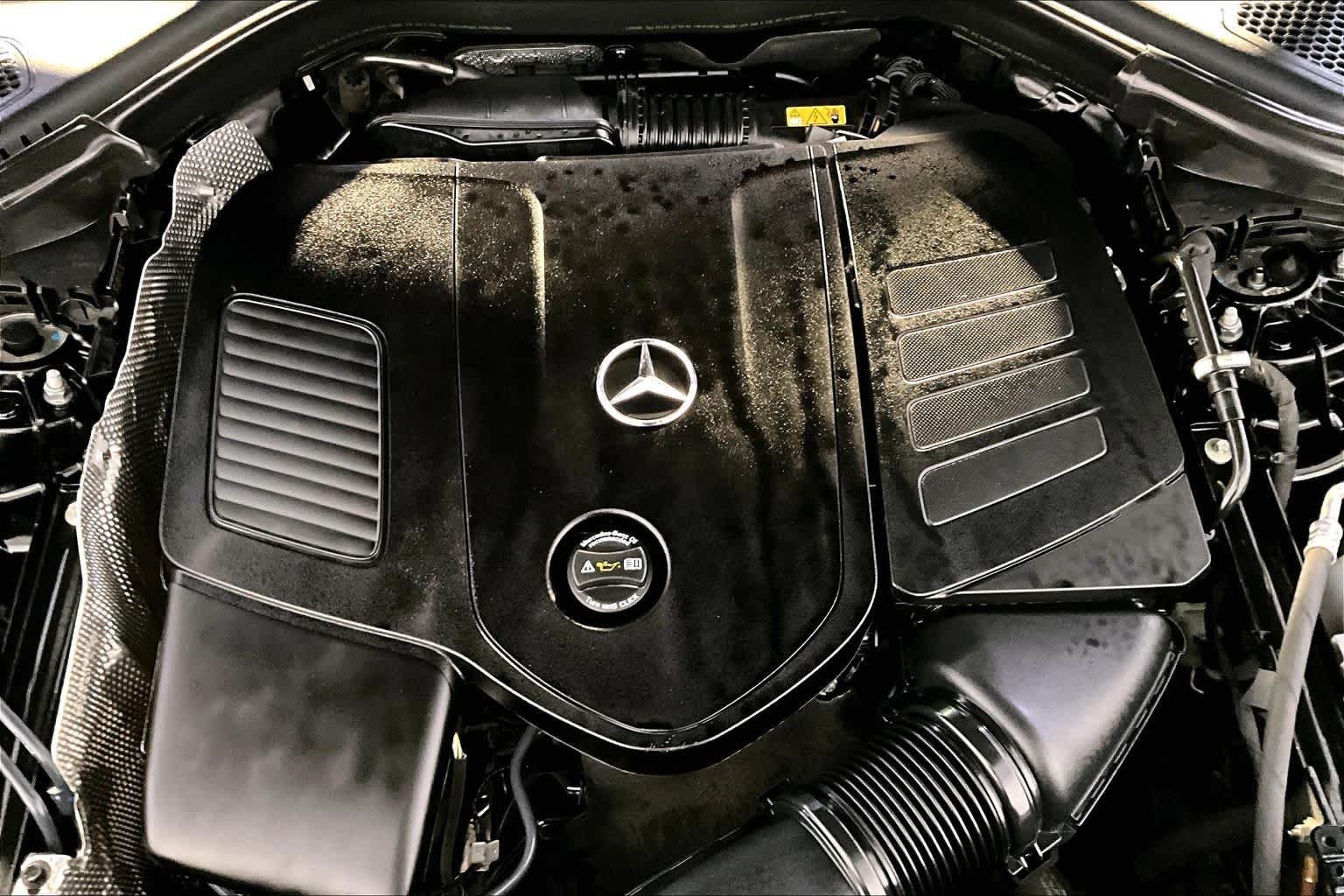 Used 2023 Black Mercedes-Benz GLC 300 image 31