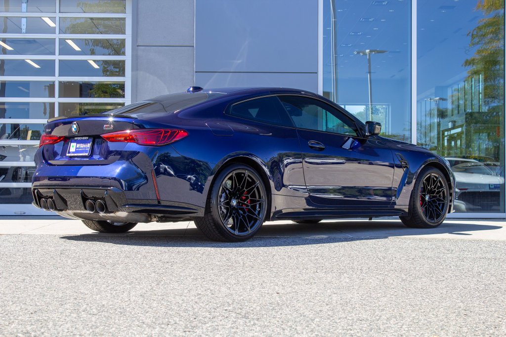 Used 2026 Tanzanite Blue II Metallic BMW Competition image 10